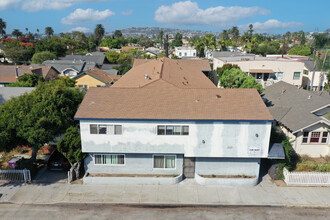 2521 E 7th St in Long Beach, CA - Building Photo - Building Photo