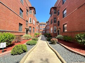 4433 N Wolcott Ave, Unit M08H in Chicago, IL - Building Photo