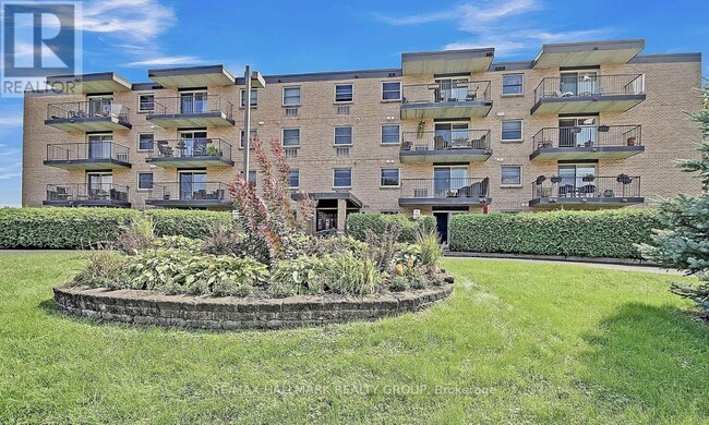 206 Woodward St in Carleton Place, ON - Building Photo - Building Photo