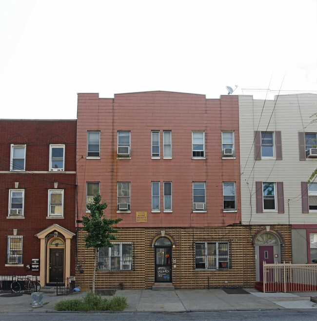 19 Bushwick Ave in Brooklyn, NY - Building Photo - Building Photo