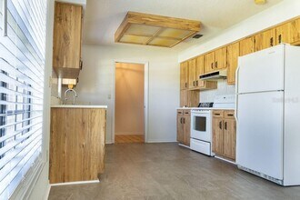 1320 Humphrey Blvd in Deltona, FL - Building Photo - Building Photo