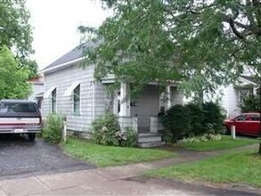 124 Gateway Blvd N in Elyria, OH - Building Photo - Building Photo