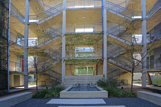 1221 Broadway Lofts in San Antonio, TX - Foto de edificio - Building Photo