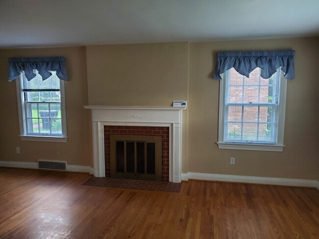 2219 Saratoga Dr in Louisville, KY - Building Photo - Building Photo