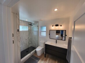 409 N Rancho Rd in Thousand Oaks, CA - Building Photo - Building Photo