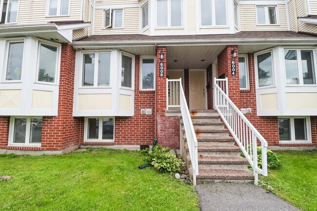 6008 Red Willow Dr in Ottawa, ON - Building Photo - Building Photo