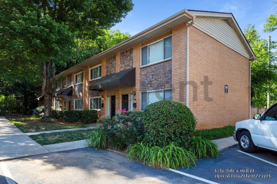 100 Biscayne Dr NW in Atlanta, GA - Foto de edificio