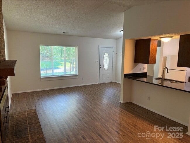 11602 Green Willow Ln in Charlotte, NC - Building Photo - Building Photo