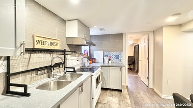 600 Bradley Dr in Whitby, ON - Building Photo - Building Photo