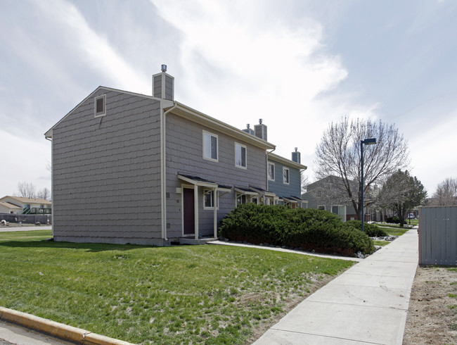 Meadows Townhomes Apartments in Fort Lupton, CO - Building Photo - Building Photo