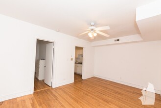 3818 N Sheffield Ave, Unit #  03 in Chicago, IL - Foto de edificio - Building Photo