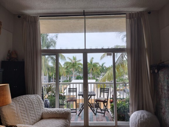 1450 SE 3rd Ave, Unit 402 in Dania Beach, FL - Building Photo - Building Photo