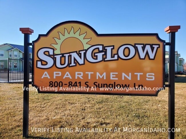 810 S Sunglow Ln in Nampa, ID - Building Photo - Building Photo