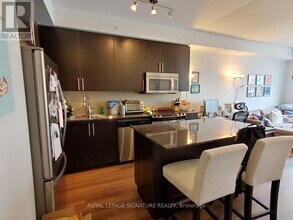 60 Berwick Ave in Toronto, ON - Building Photo - Building Photo