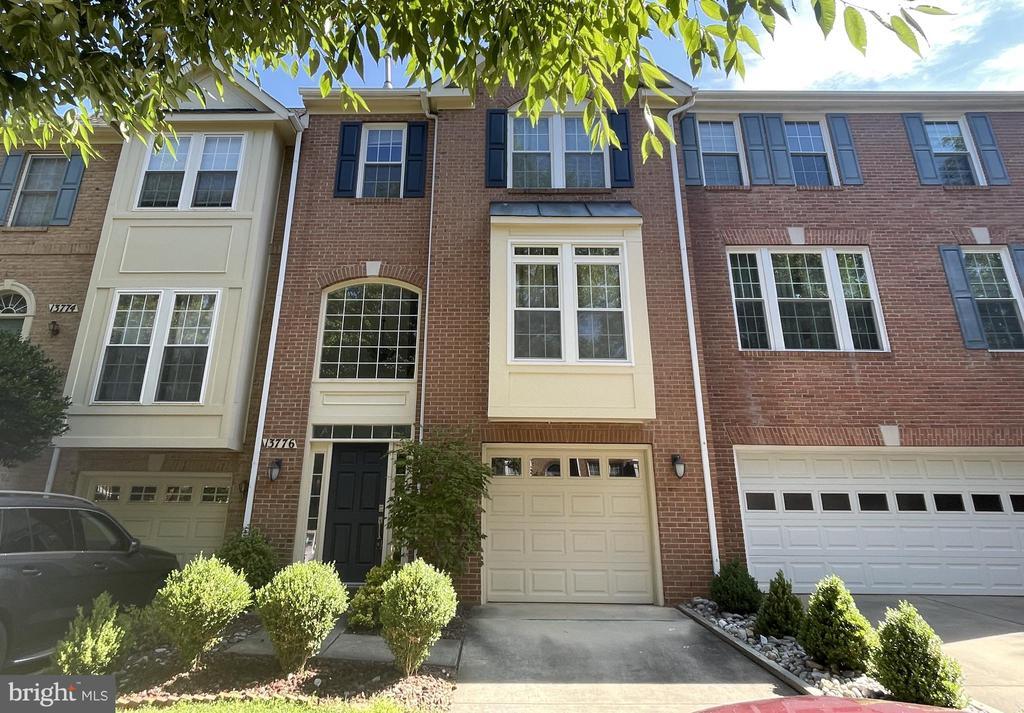 13776 Lambertina Pl in Rockville, MD - Building Photo