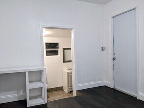 7711 Hope St in Hollywood, FL - Building Photo - Building Photo