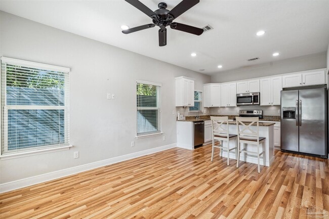 912 N 8th Ave in Pensacola, FL - Building Photo - Building Photo