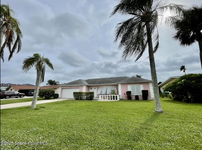 48 Country Club Rd in Cocoa Beach, FL - Building Photo - Building Photo