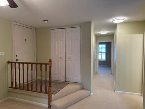 1310 Cromwell Ct in Vernon Hills, IL - Building Photo - Building Photo