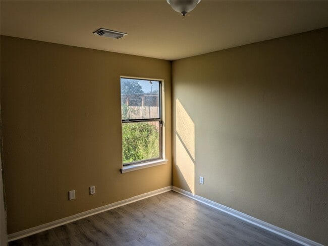 property at 3006 La Estancia Ln