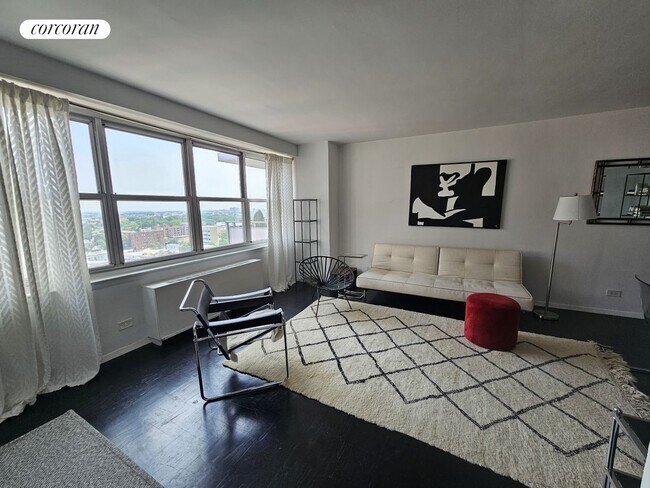 135 Ocean Pkwy in Brooklyn, NY - Building Photo - Building Photo
