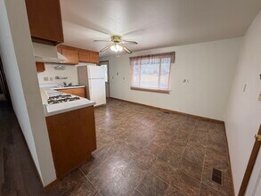 4 Florentine Ct in Pekin, IL - Building Photo - Building Photo