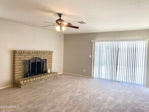5807 W Shangri La Rd in Glendale, AZ - Building Photo - Building Photo