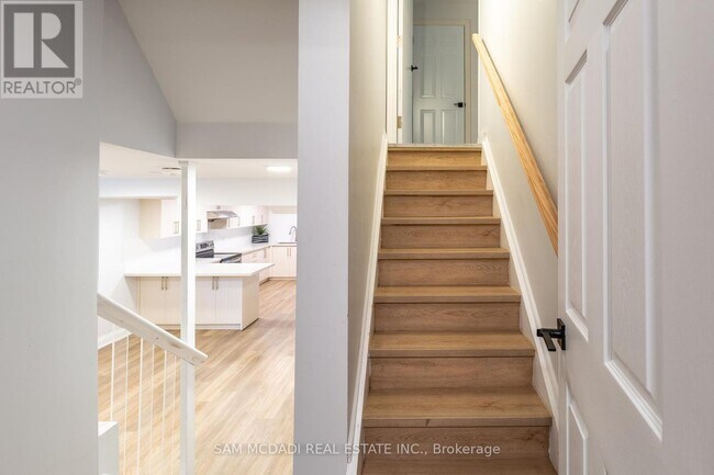 4043 Pavillion Ct in Mississauga, ON - Building Photo - Building Photo