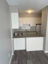 Regency Towers in New Westminster, BC - Building Photo - Building Photo