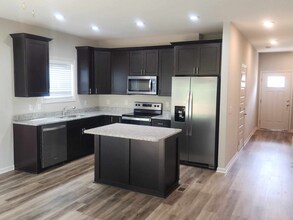 421 College St in Portland, TN - Foto de edificio - Building Photo