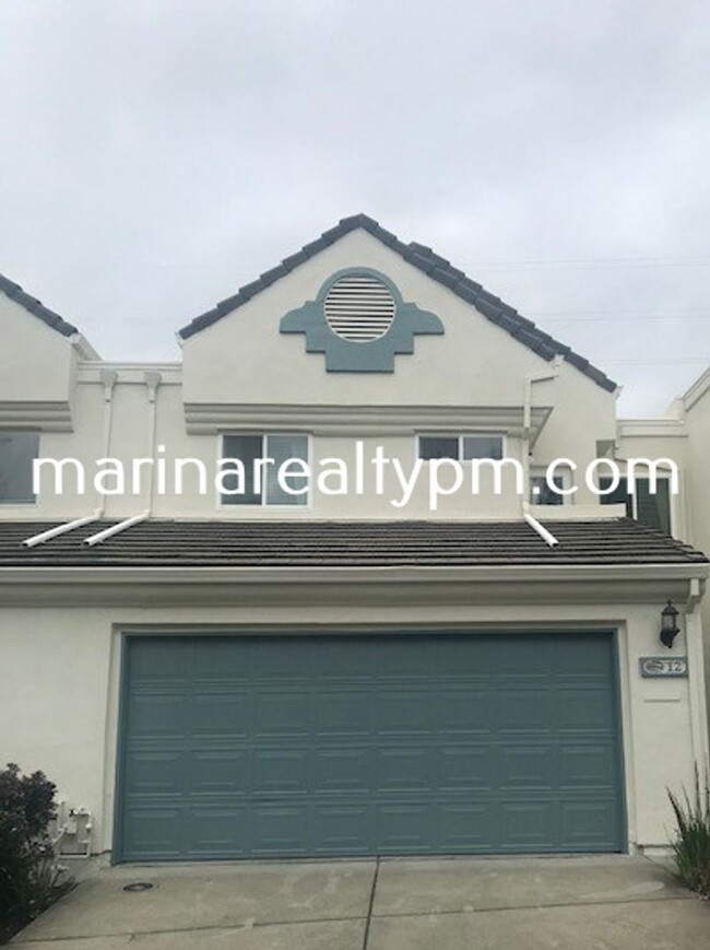 property at 12 Shoal Dr E