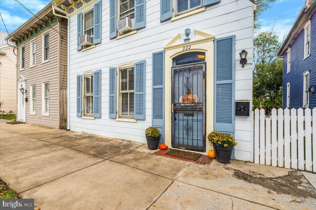 222 S Raleigh St in Martinsburg, WV - Building Photo