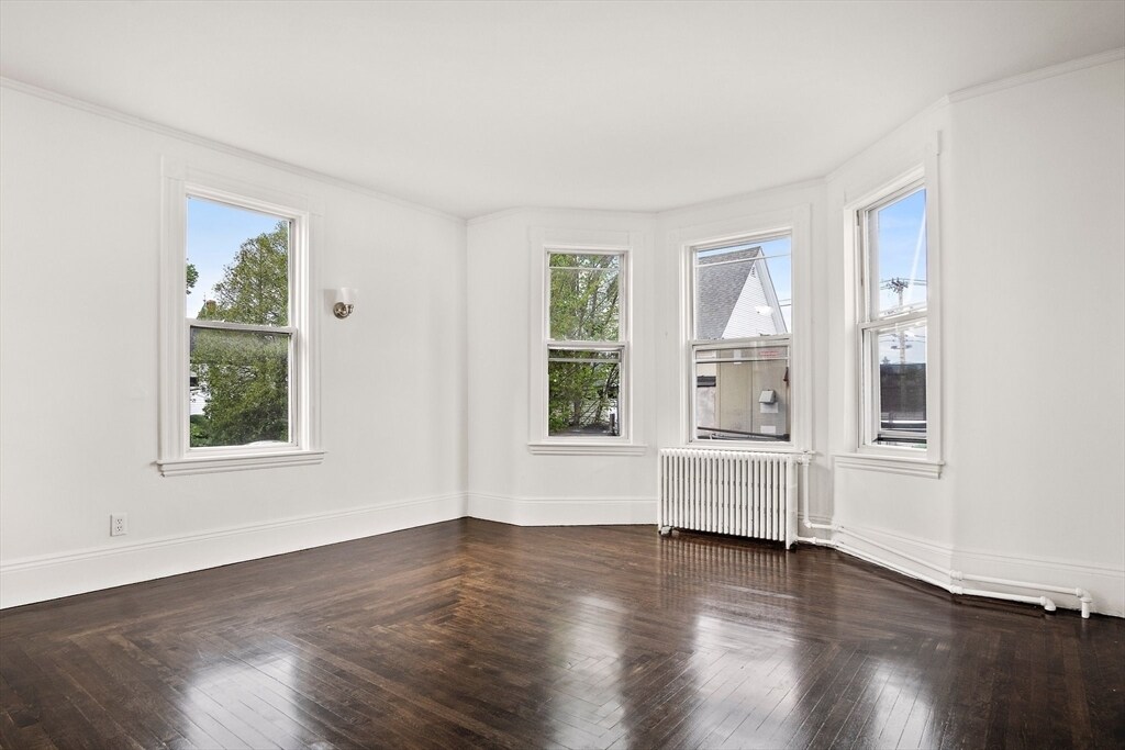 15 W Water St in Wakefield, MA - Building Photo