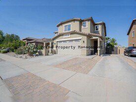 15686 W McKinley St in Goodyear, AZ - Building Photo
