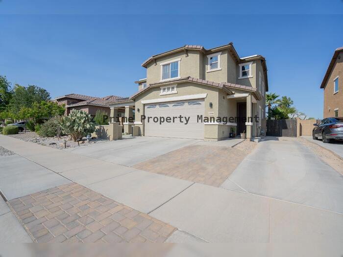 15686 W McKinley St in Goodyear, AZ - Building Photo