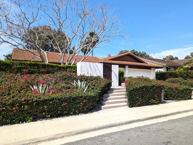 850 Santa Hidalga in Solana Beach, CA - Building Photo - Building Photo