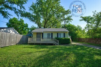 3062 Walton Ave in Flint, MI - Building Photo - Building Photo