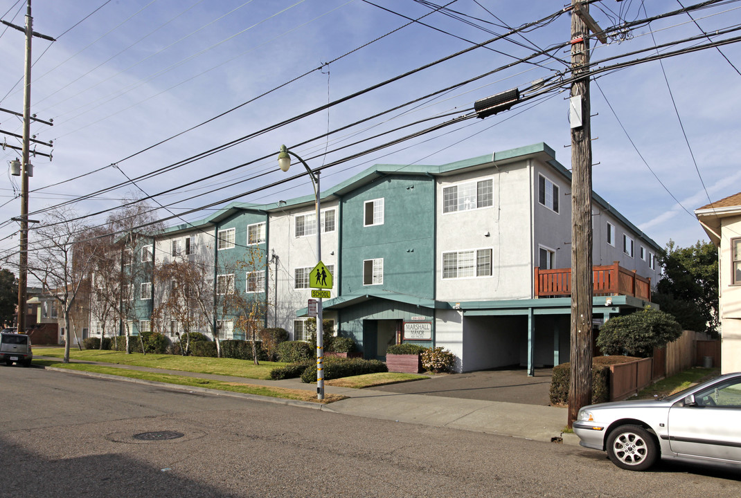 Marshall Manor Apartments in Alameda, CA - Foto de edificio