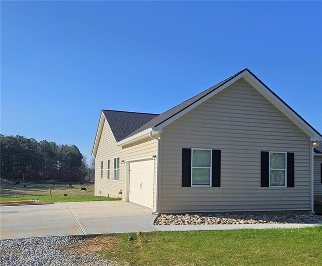 201 Damascus Rd in Homer, GA - Building Photo - Building Photo