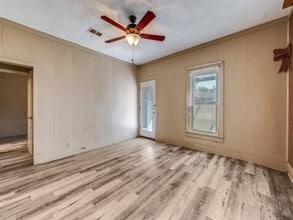 609 E Monterey St in Denison, TX - Building Photo - Building Photo