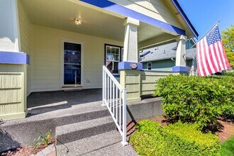 1861 Palisade Blvd in Dupont, WA - Foto de edificio - Building Photo
