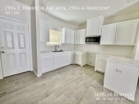 2904 W Harrison Ave in Alton, TX - Building Photo