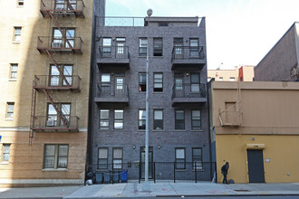 2494 Amsterdam Ave in New York, NY - Building Photo - Building Photo