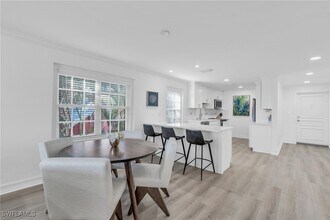 271 Broad Ave S in Naples, FL - Building Photo - Building Photo