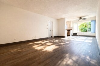 3359 Mentone Ave, Unit 8 in Los Angeles, CA - Building Photo - Building Photo