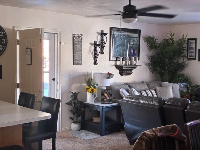 365 W 200 N in Springville, UT - Foto de edificio - Building Photo