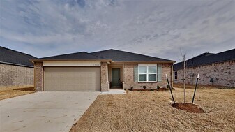 16204 Harvester Dr in Piedmont, OK - Building Photo