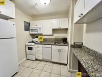 335 Beacon St, Unit #5 in Boston, MA - Building Photo - Building Photo