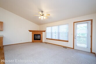 20 Redtail Bend in Coralville, IA - Foto de edificio - Building Photo
