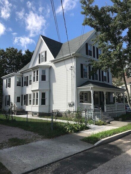 8 Lincoln Ave in Stonington, CT - Foto de edificio